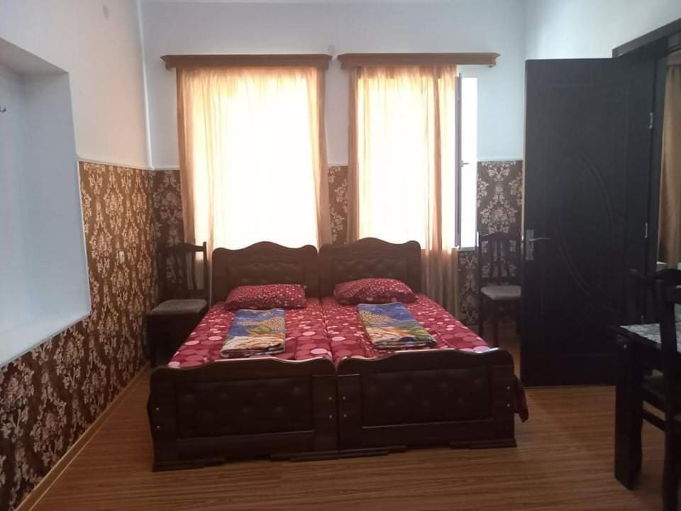 Guest House Fazisi Koetaisi Buitenkant foto
