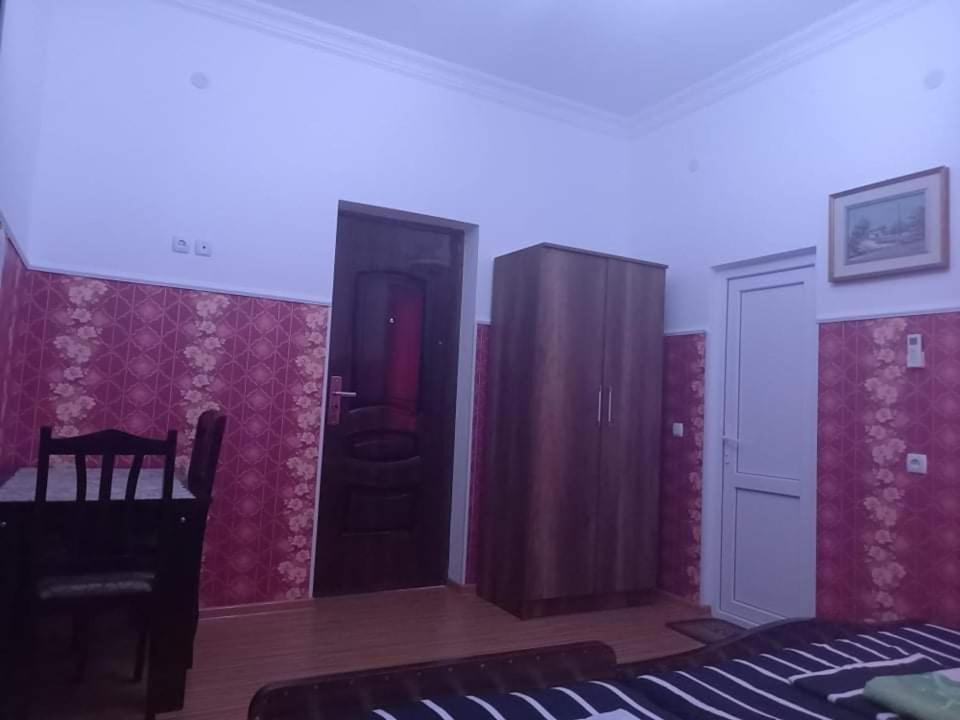 Guest House Fazisi Koetaisi Buitenkant foto