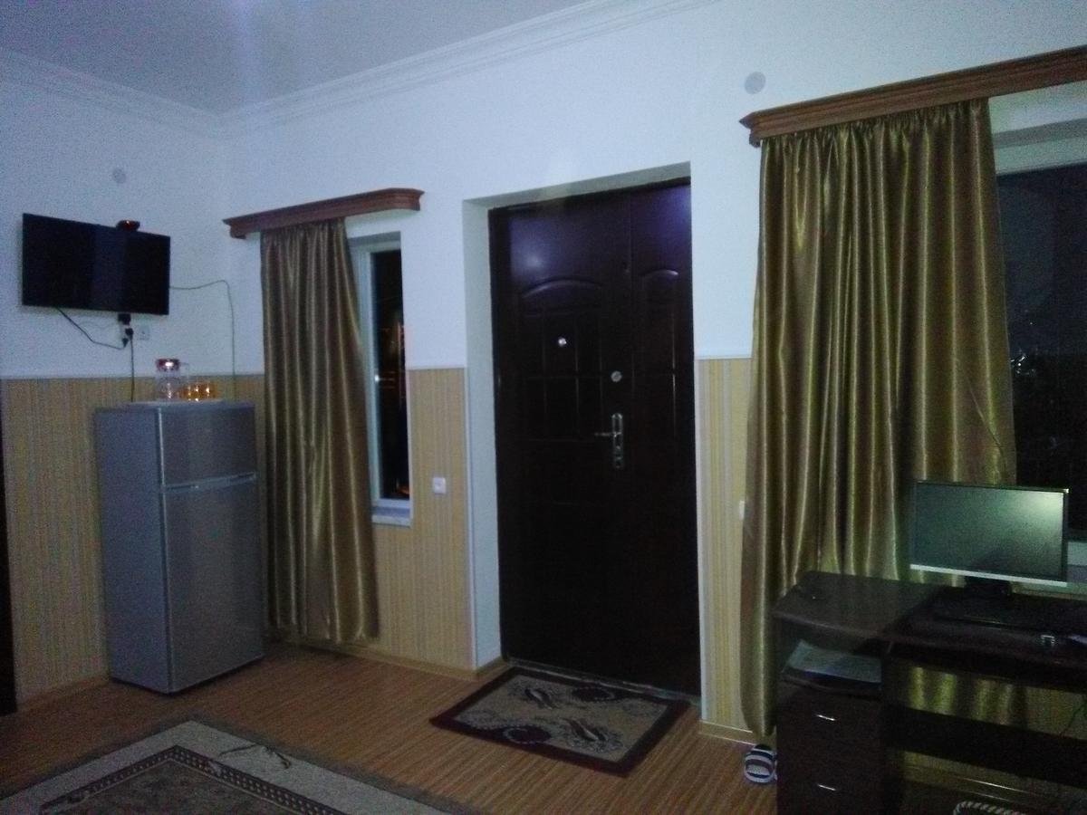 Guest House Fazisi Koetaisi Buitenkant foto
