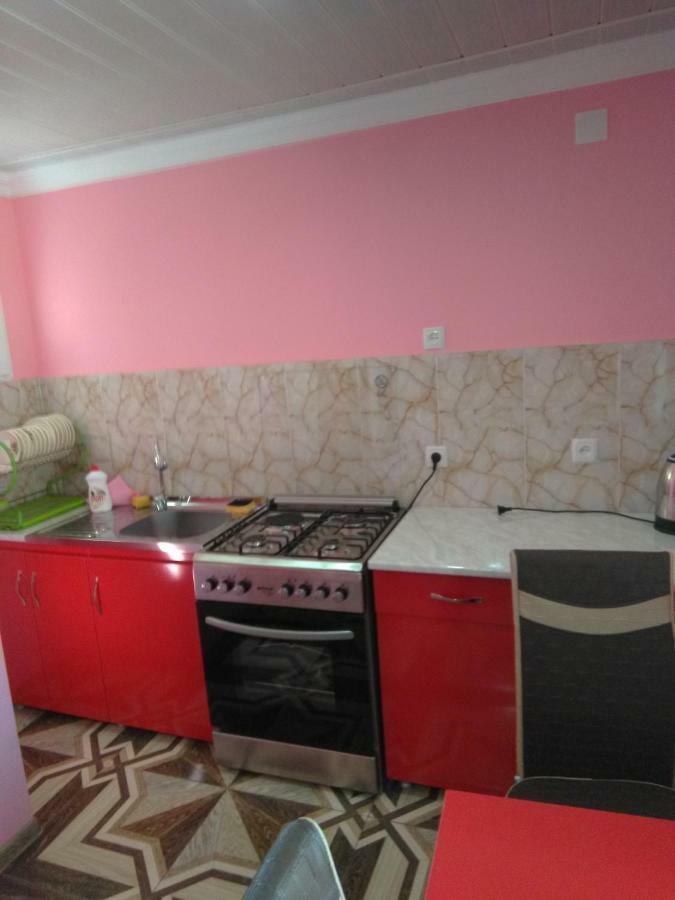 Guest House Fazisi Koetaisi Buitenkant foto